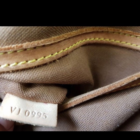 ‼️SOLD ‼️‼️🌹🌷Authentic Louis Vuitton Alma🌷🌹 - Picture 14 of 16